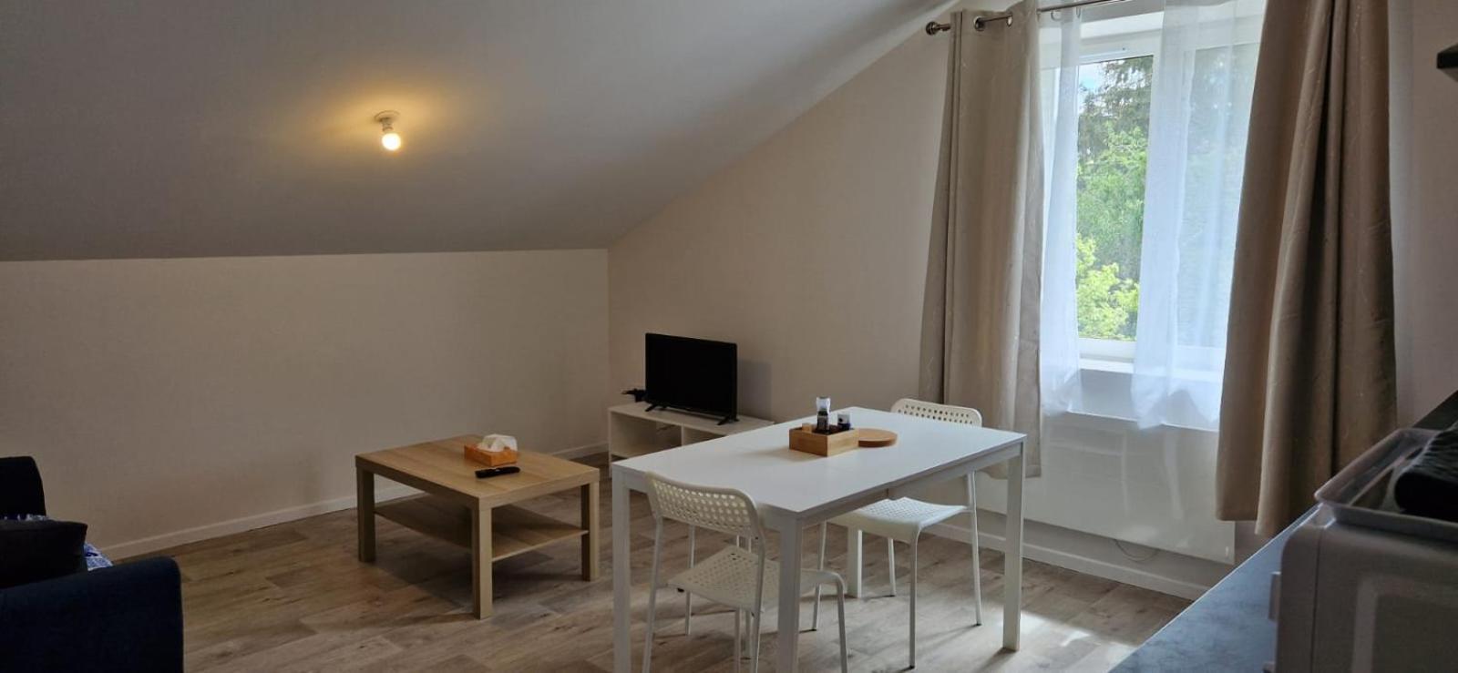 Au Pied De La Basilique Apartman Bourg-en-Bresse Kültér fotó